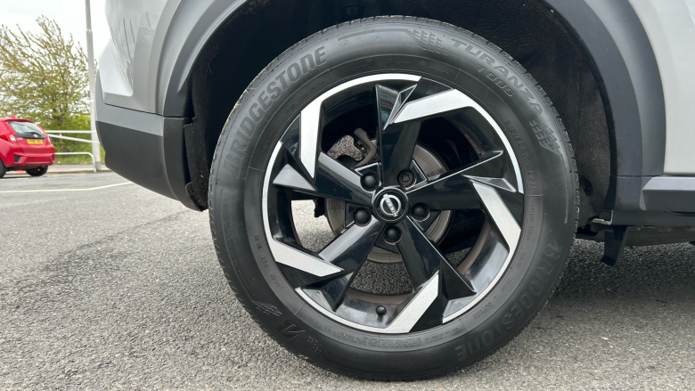 Nissan Juke 1.0 DiG-T 114 N-Connecta 5dr Petrol Hatchback